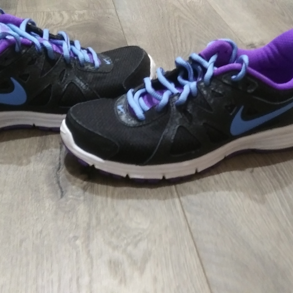 Nike Women's Shoes (6)